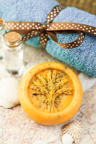 Dnes pro Vás máme něco speciálního... 𝐋𝐮𝐱𝐮𝐬𝐧𝐢́ 𝐛𝐲𝐥𝐢𝐧𝐤𝐨𝐯𝐚́ 𝐫𝐮𝐜̌𝐧𝐞̌ 𝐯𝐲𝐫𝐚́𝐛𝐞̌𝐧𝐚́ 𝐦𝐲́𝐝𝐥𝐚 s bambuckým máslem a třeba také...